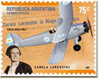 Carola Lorenzini y su Focke Wulf 44-J. Estampilla emitida por el Correo Argentino, noviembre de 2001